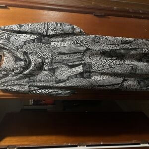 Women's Black and White Patterned Shirt